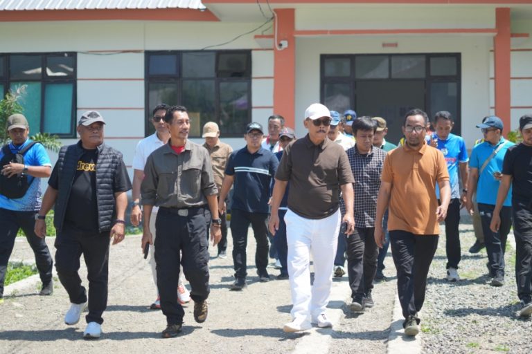 21 Gubernur kunjungi sekolah