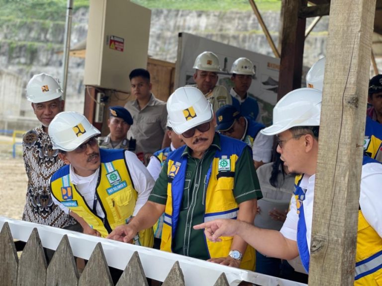 gubernur sulbar mamuju tengah